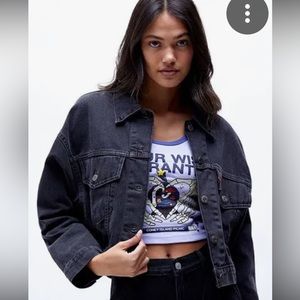 Levi Black Loose cropped Jean trucker jacket. NWOT